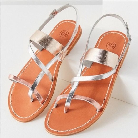 Urban Outfitters Shoes - 😍URBAN OUTFITTERS Leather Metallic Leather Sandal